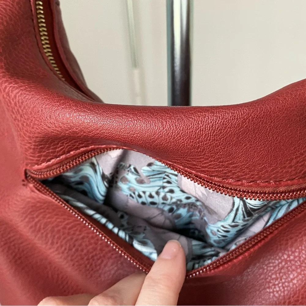 Burgundy shoulder or crossbody bag - Picture 8 of 16